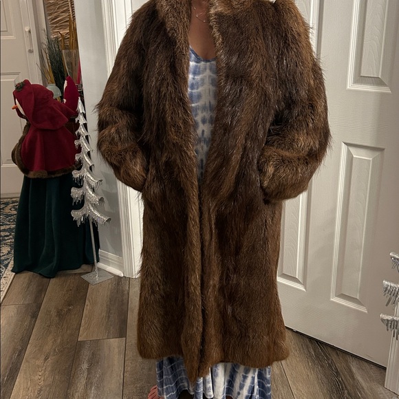 Fur Coat from Paraguay - Picture 10 of 11